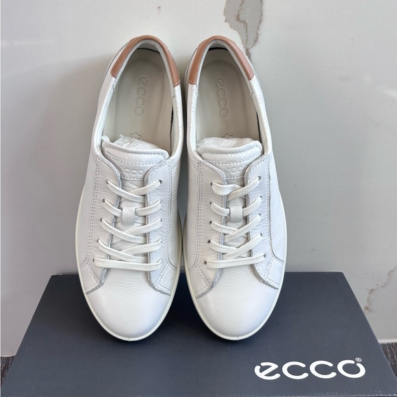 Ecco Shoes - 🆕 NEW IN BOX Ecco Leisure White and Tan Leather Sneakers